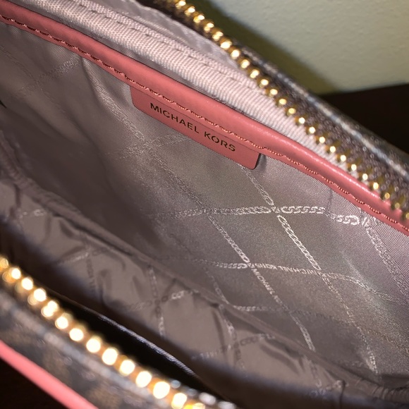 Michael Kors Jet Set Travel Logo Crossbody Bag - Picture 10 of 13